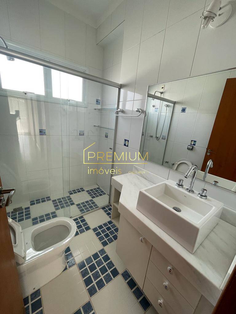 Casa à venda e aluguel com 5 quartos, 340m² - Foto 3