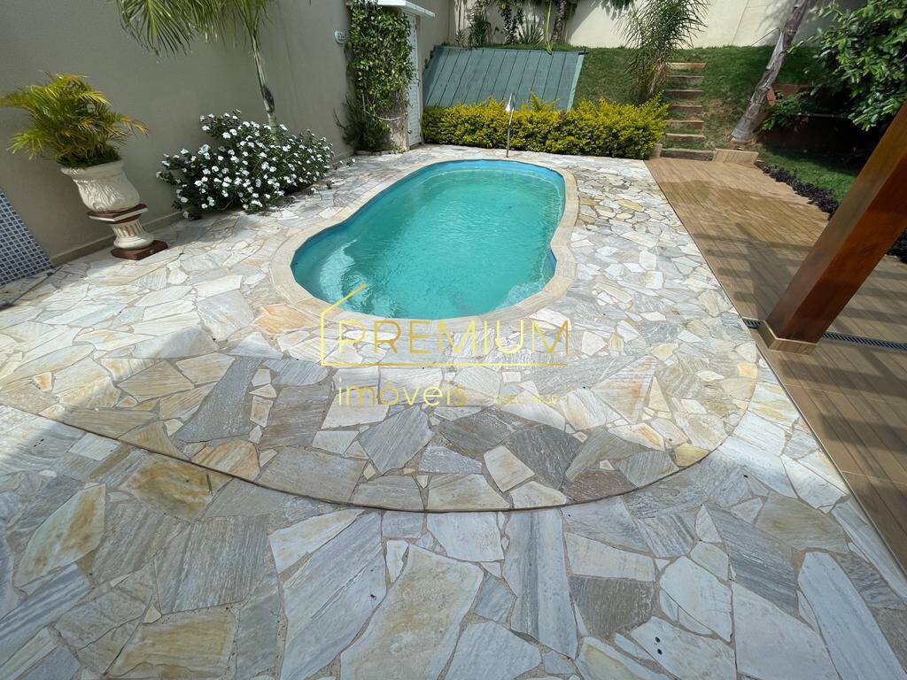 Casa à venda e aluguel com 5 quartos, 340m² - Foto 2