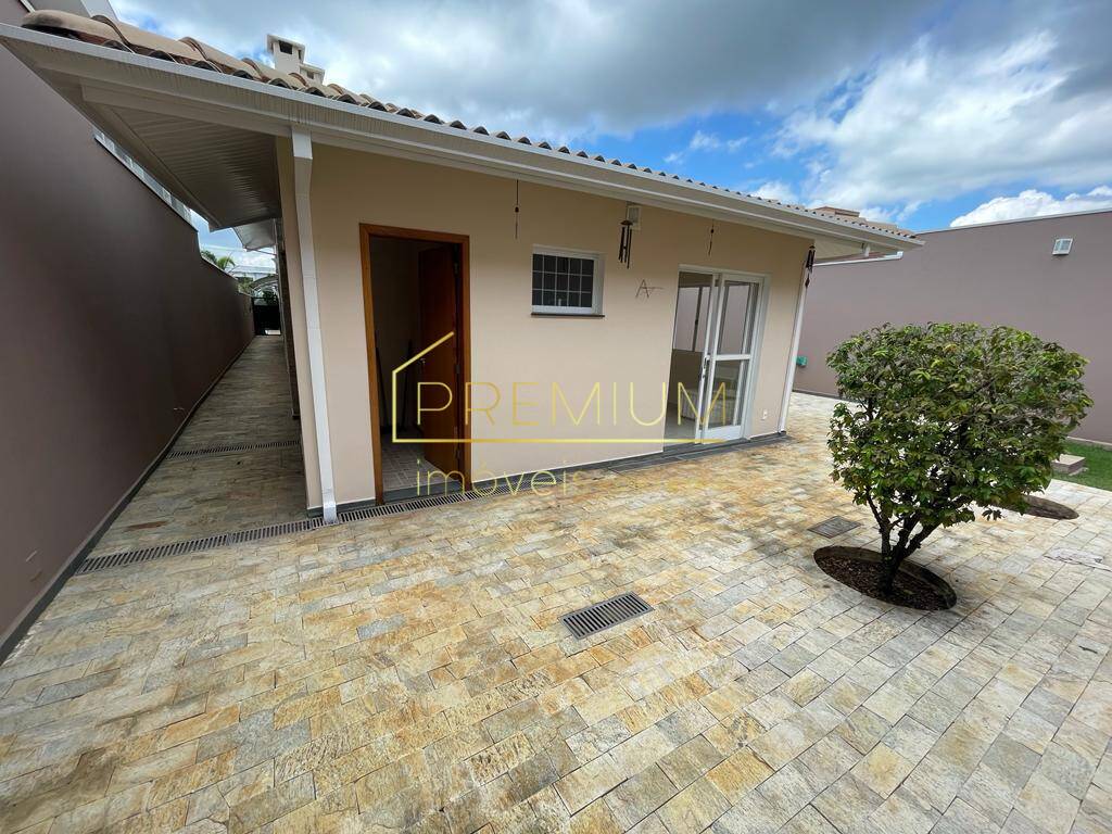 Casa, 5 quartos, 259 m² - Foto 2