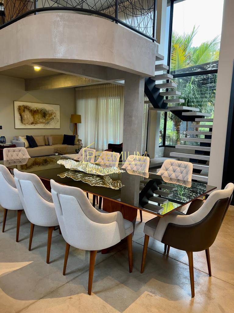 Casa à venda e aluguel com 4 quartos, 600m² - Foto 1