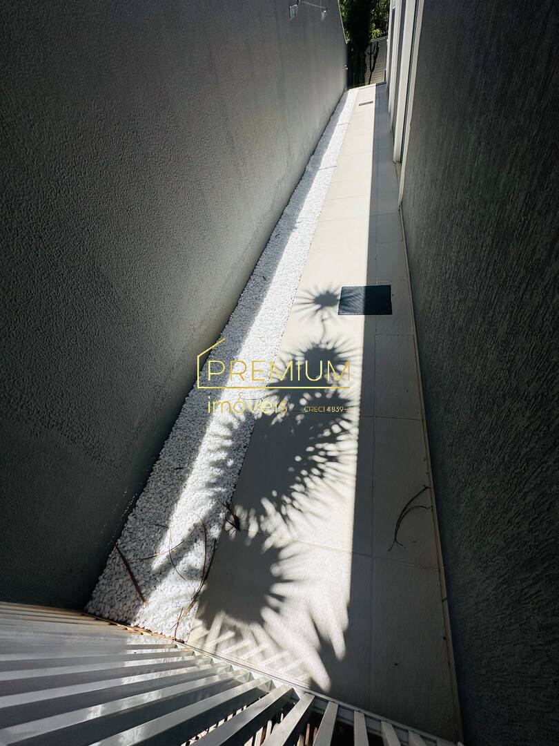Casa à venda e aluguel com 4 quartos, 220m² - Foto 23