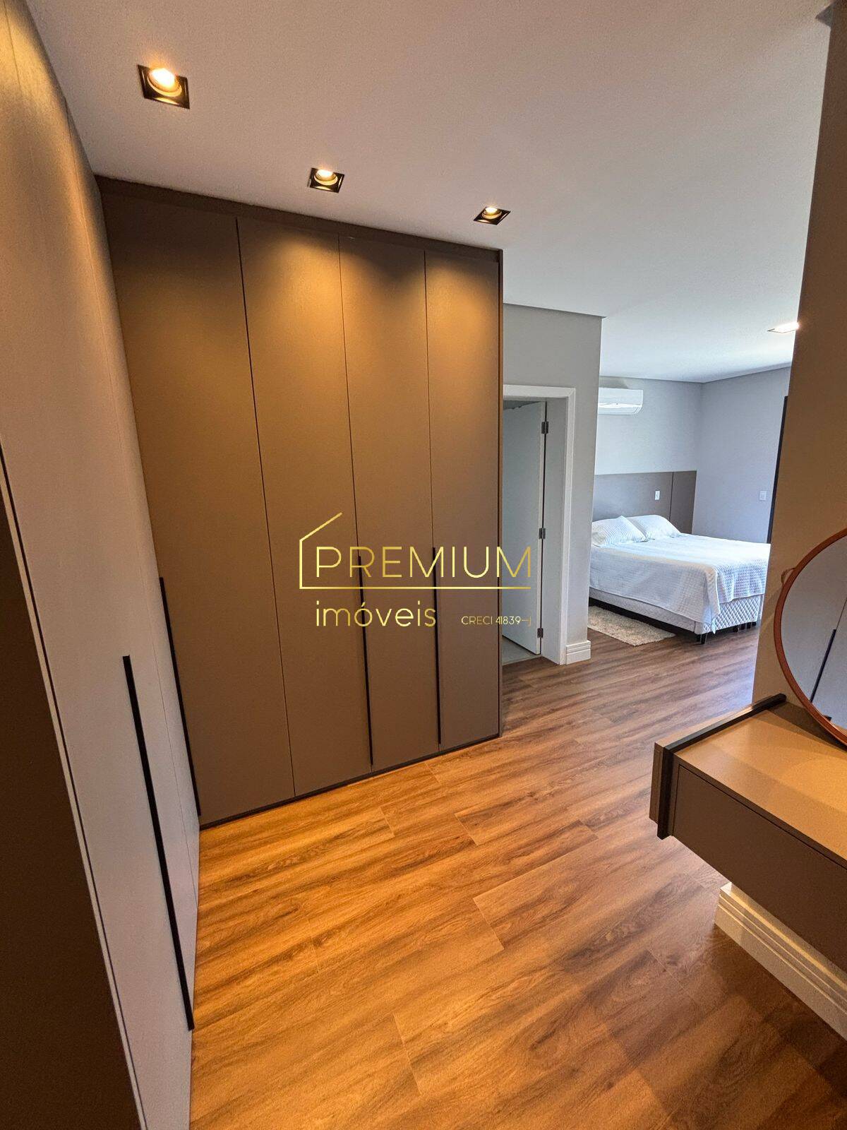 Casa à venda com 3 quartos, 298m² - Foto 16