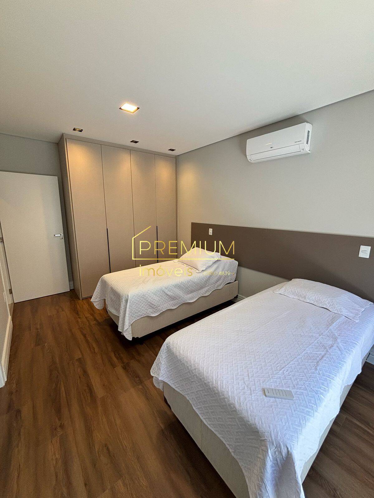Casa à venda com 3 quartos, 298m² - Foto 14