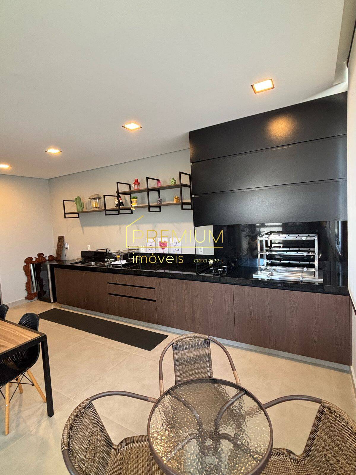 Casa à venda com 3 quartos, 298m² - Foto 3