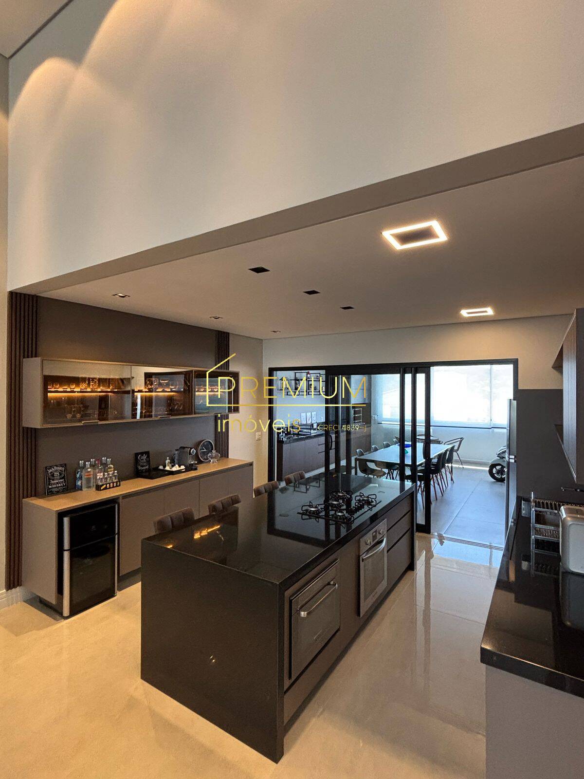 Casa à venda com 3 quartos, 298m² - Foto 4