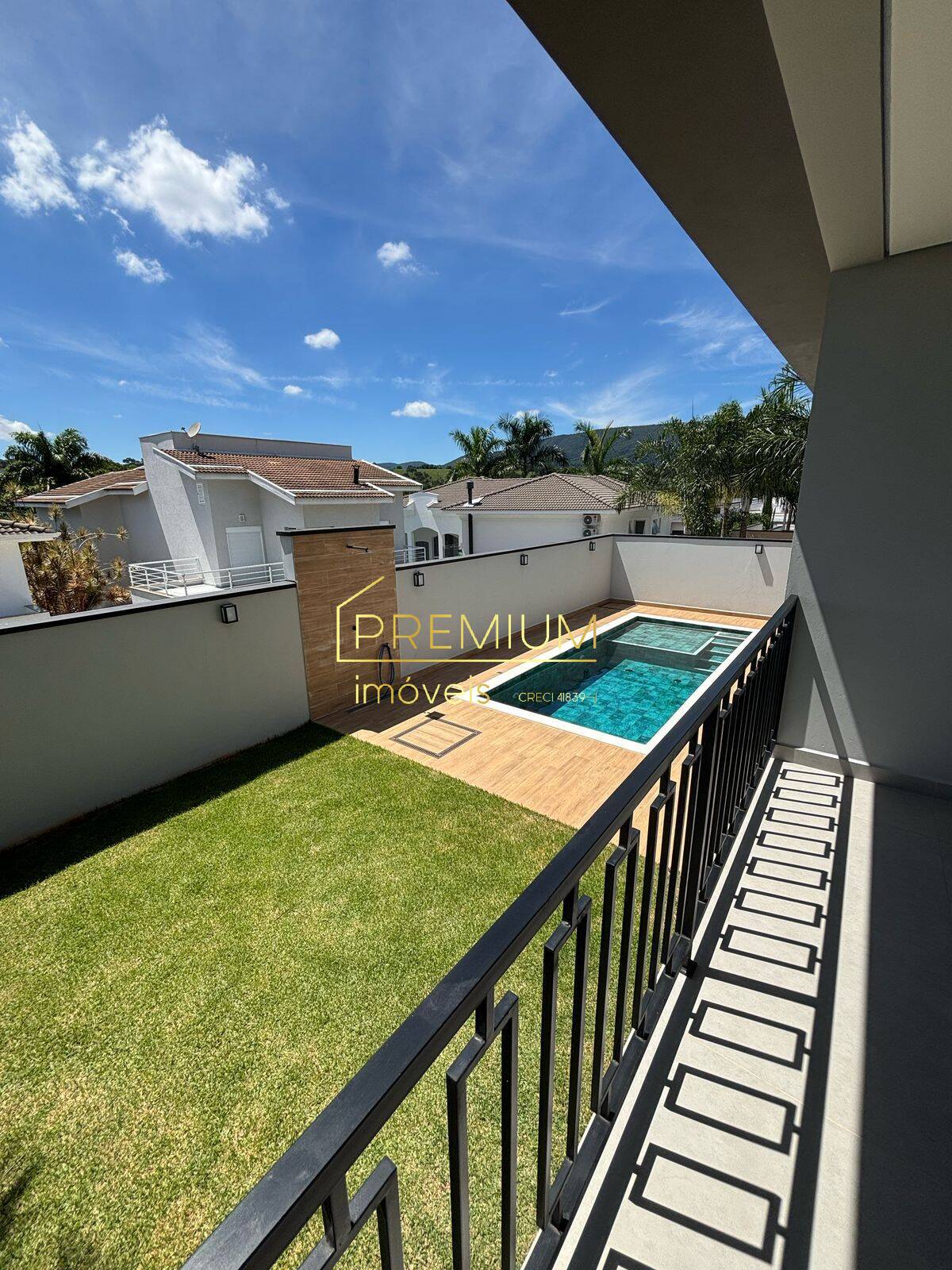 Casa à venda com 3 quartos, 298m² - Foto 9