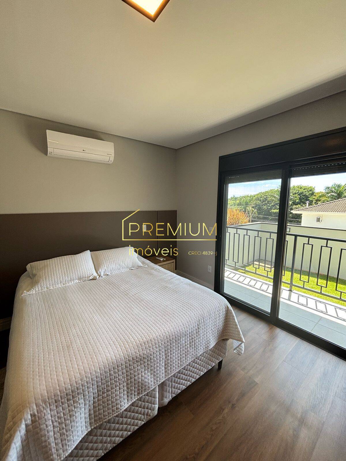 Casa à venda com 3 quartos, 298m² - Foto 25