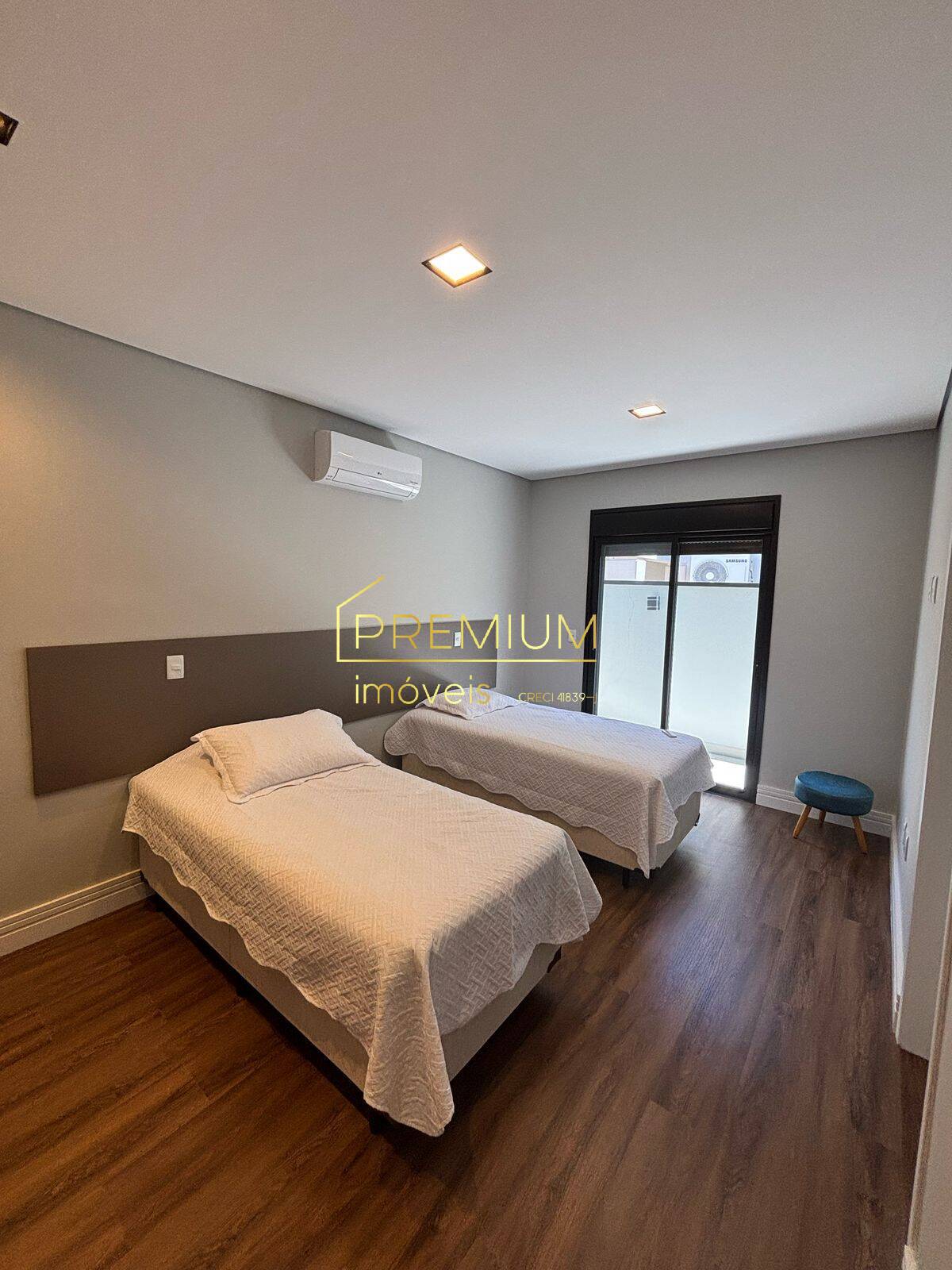 Casa à venda com 3 quartos, 298m² - Foto 27