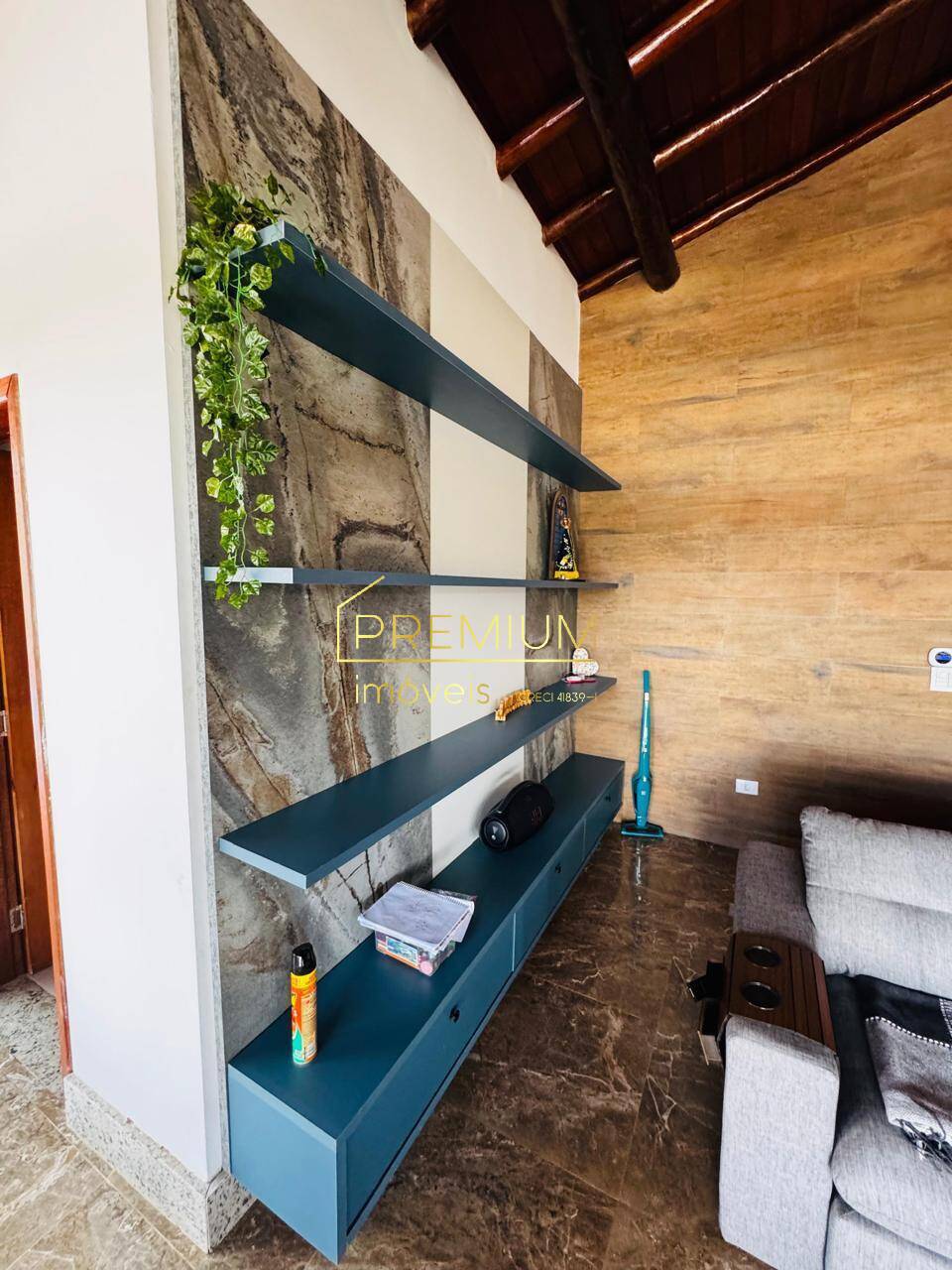 Casa à venda com 4 quartos, 240m² - Foto 3
