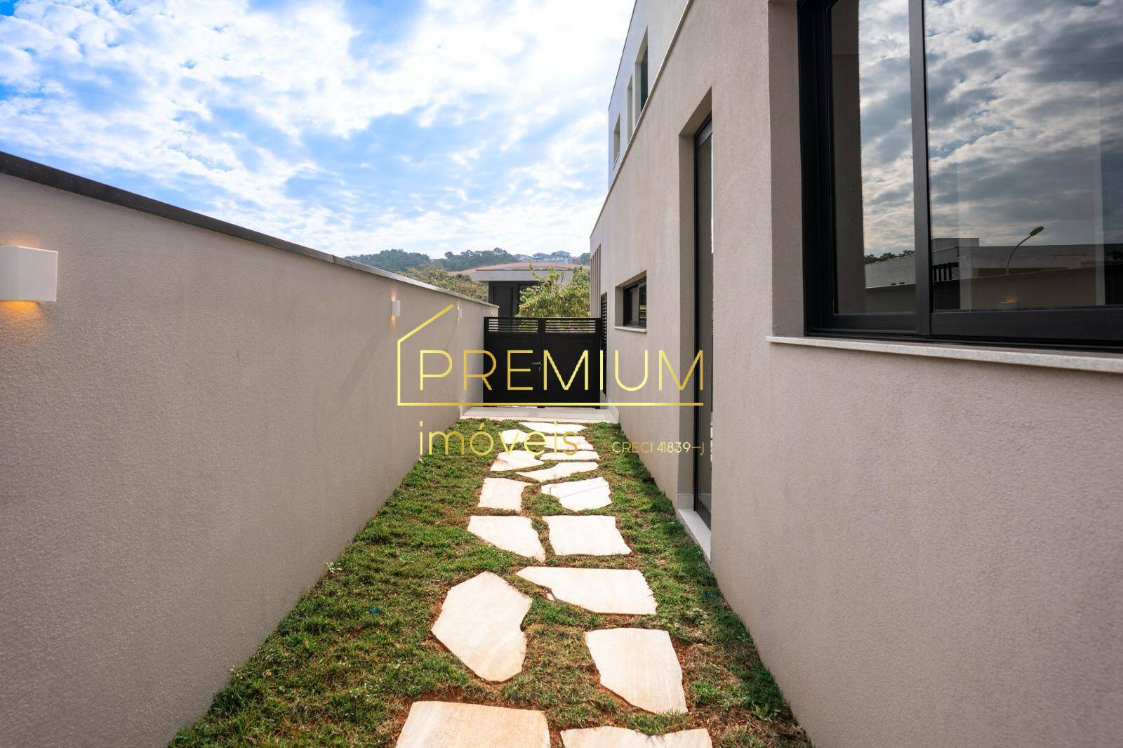 Casa à venda com 4 quartos, 348m² - Foto 7
