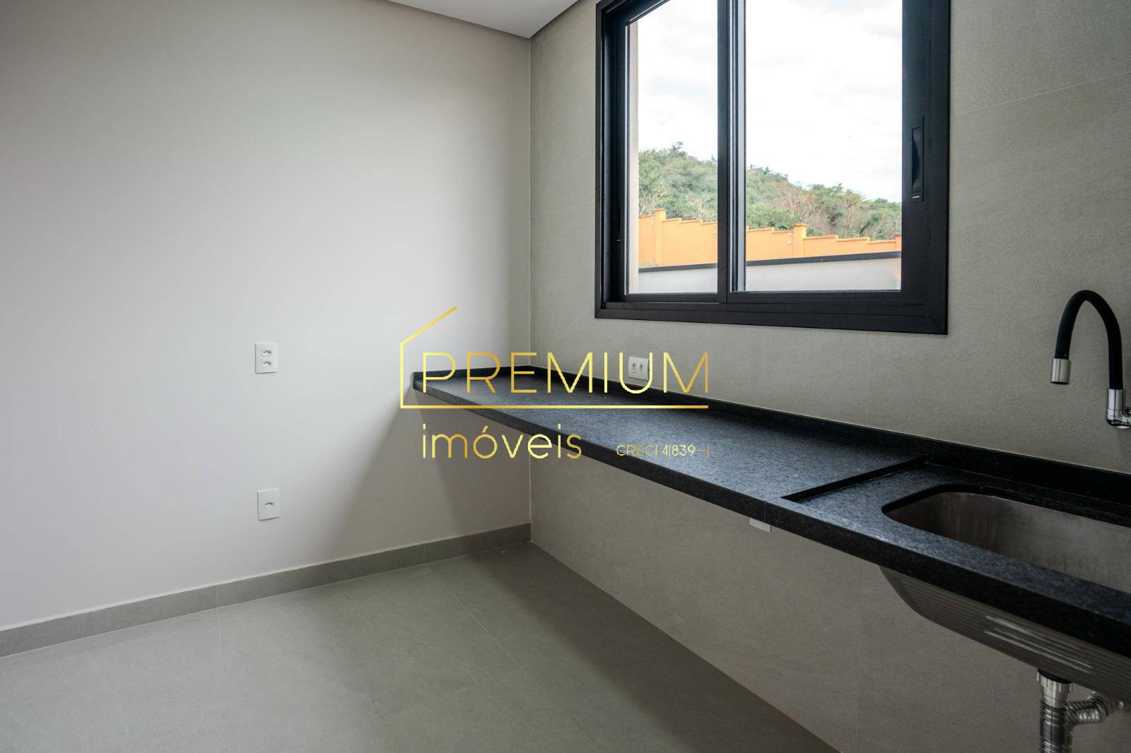 Casa à venda com 4 quartos, 348m² - Foto 9