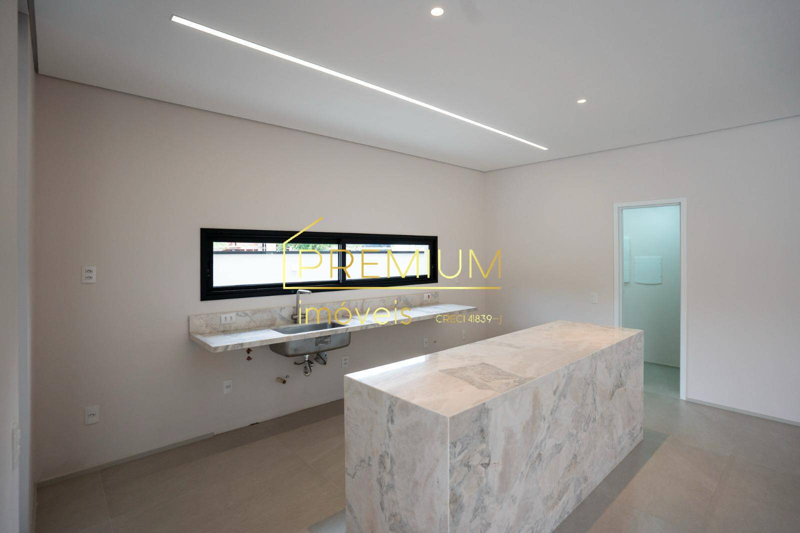 Casa à venda com 4 quartos, 348m² - Foto 15