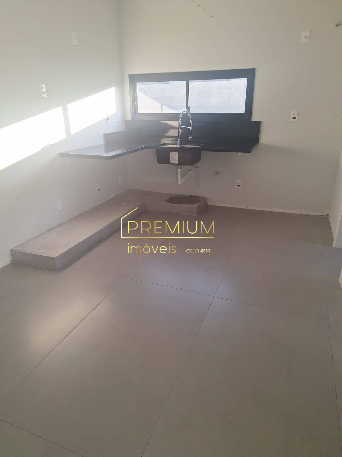 Casa à venda com 4 quartos, 204m² - Foto 6