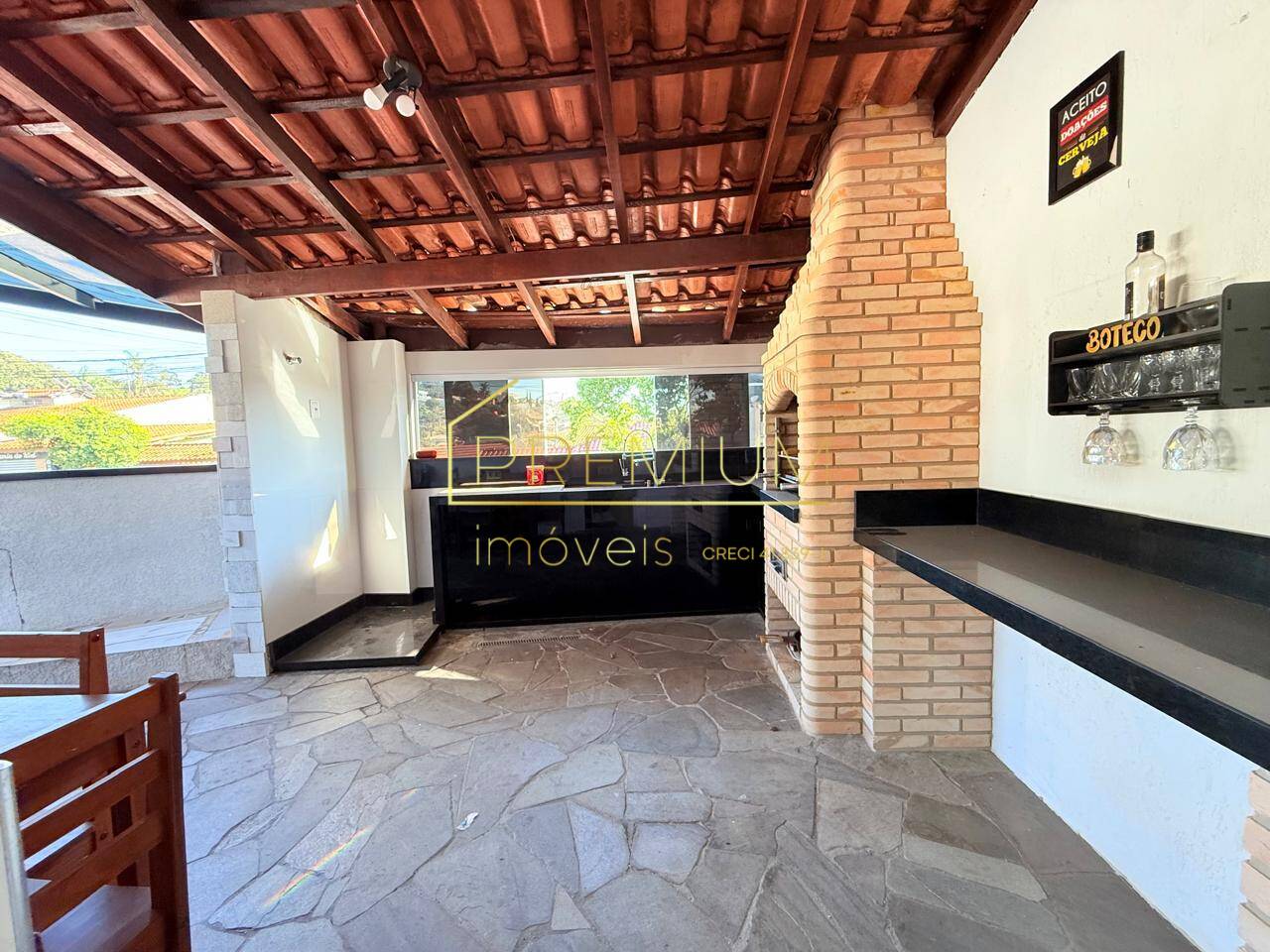 Casa, 4 quartos, 110 m² - Foto 1