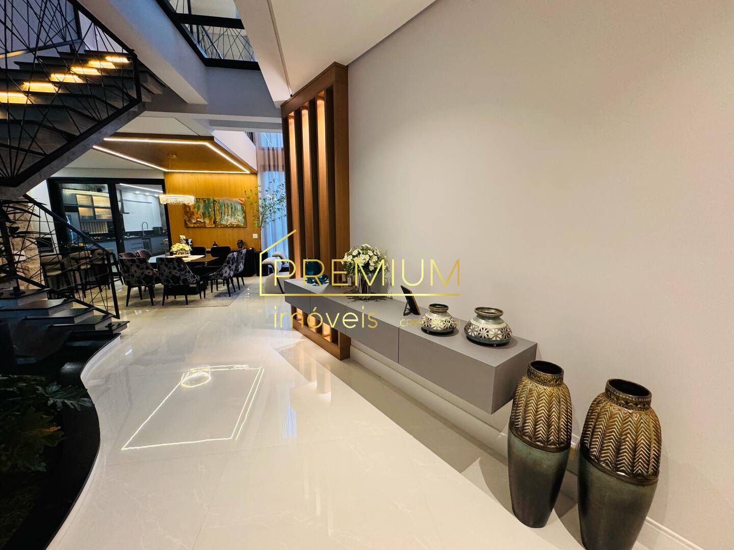 Casa à venda com 3 quartos, 338m² - Foto 5