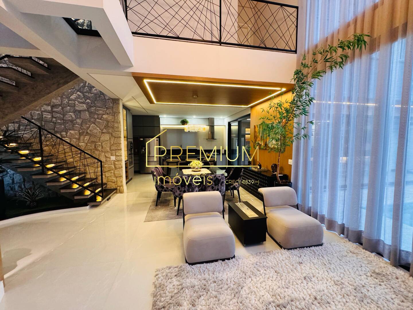 Casa à venda com 3 quartos, 338m² - Foto 8