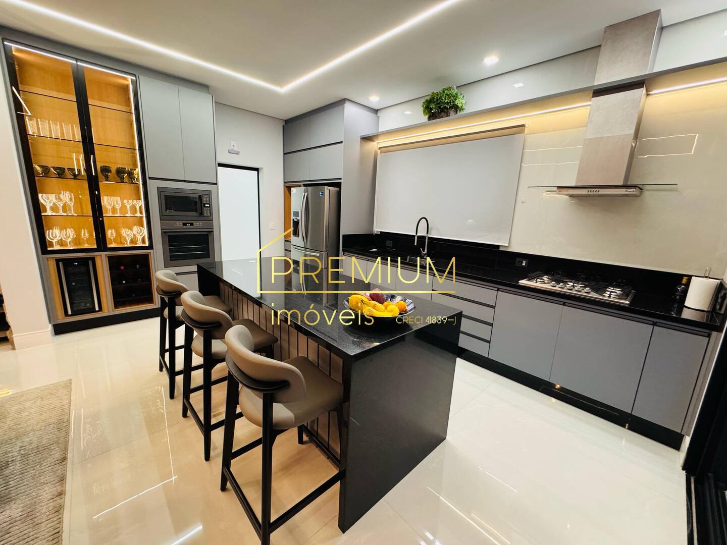 Casa à venda com 3 quartos, 338m² - Foto 10