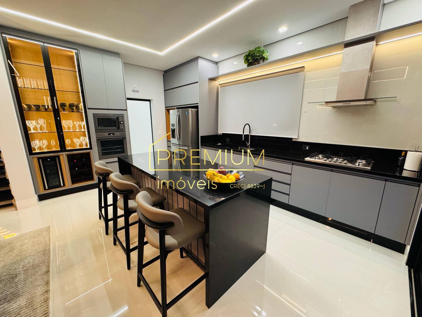 Casa à venda com 3 quartos, 338m² - Foto 12