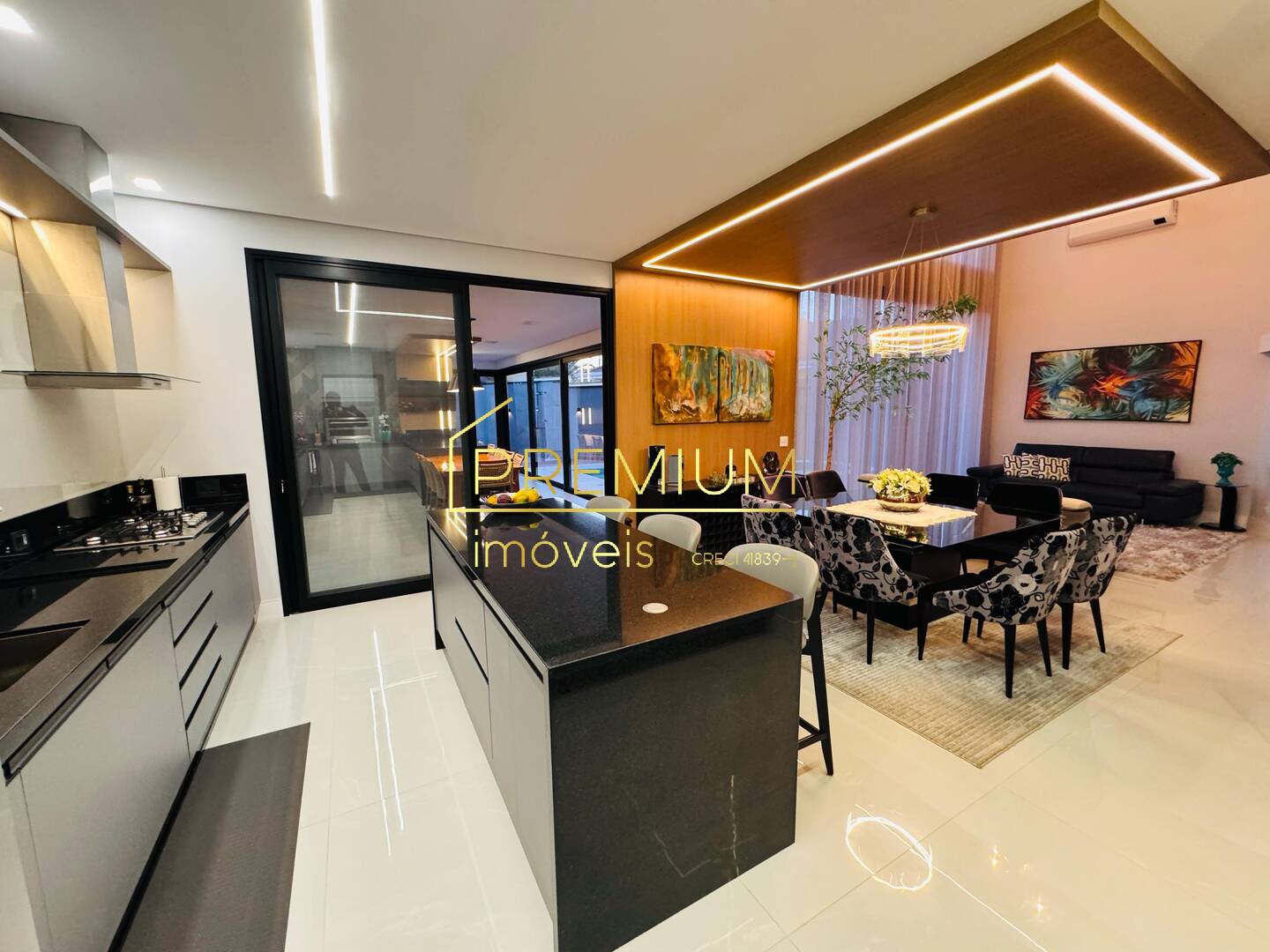 Casa à venda com 3 quartos, 338m² - Foto 17