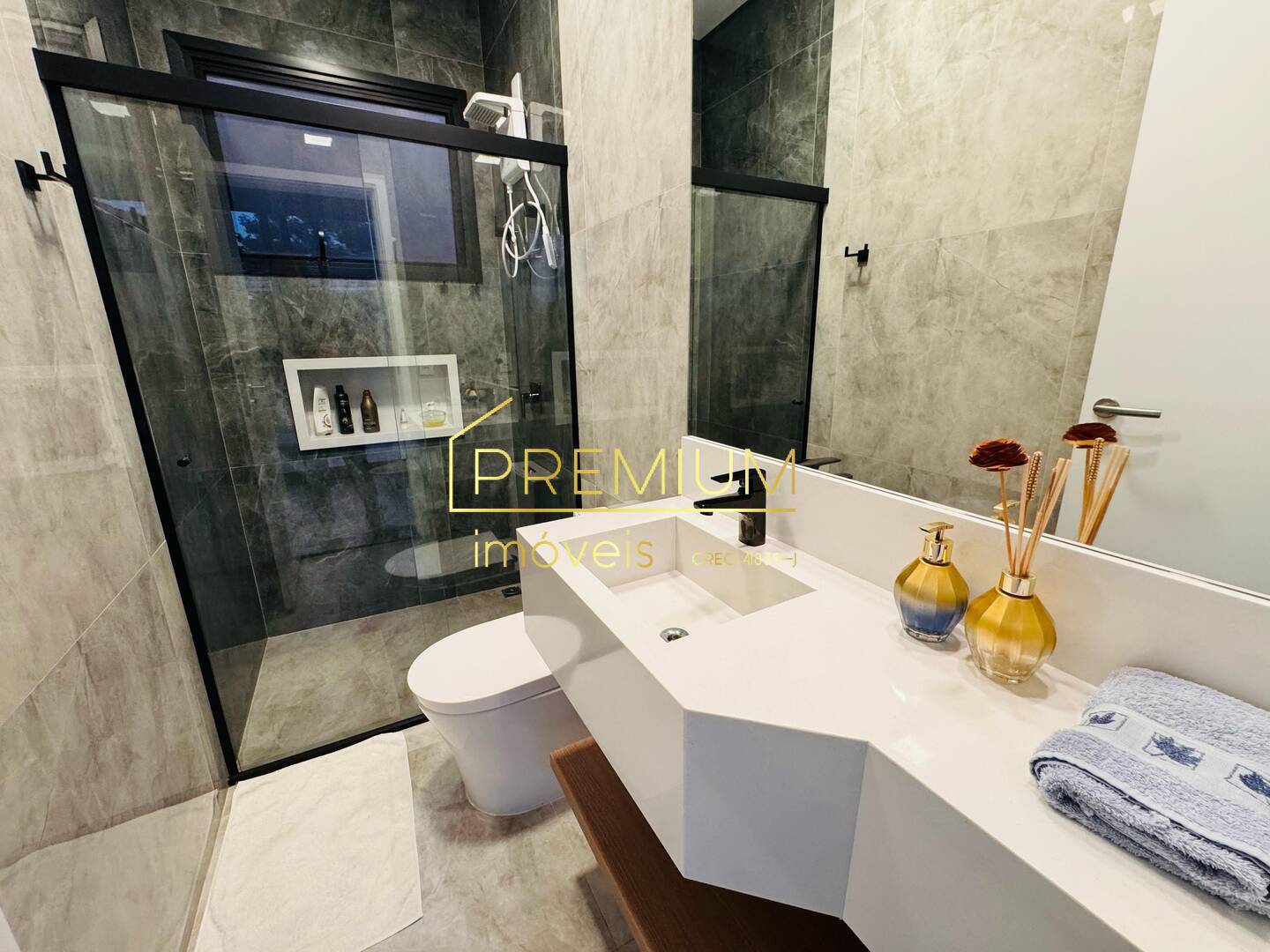 Casa à venda com 3 quartos, 338m² - Foto 22