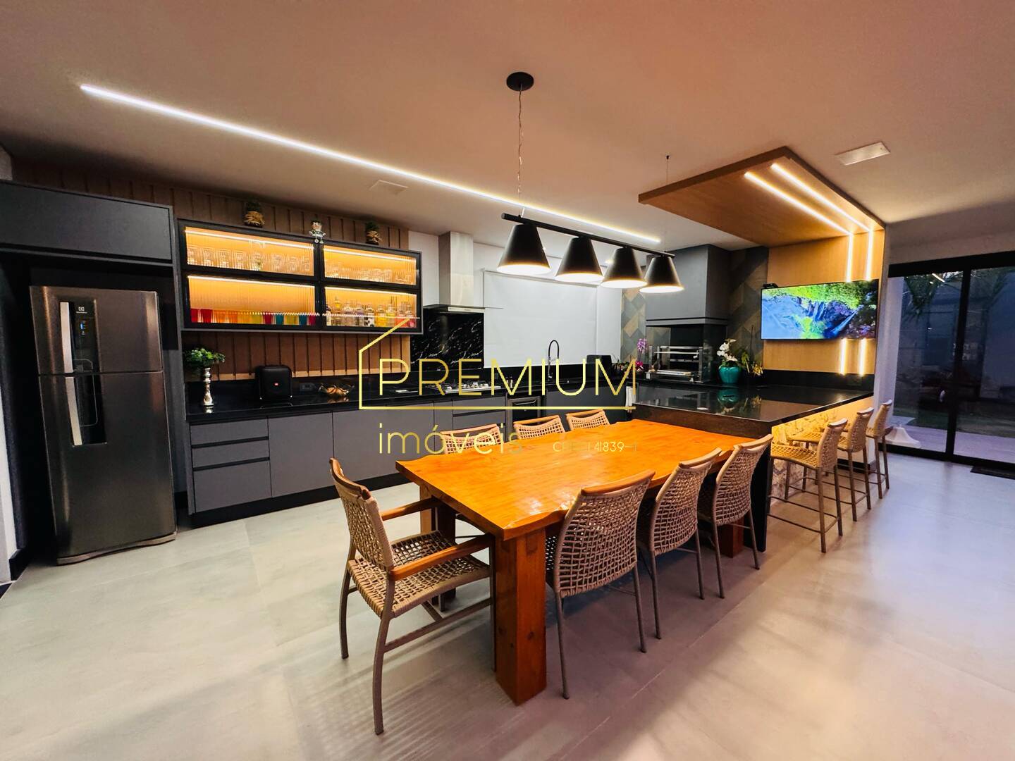 Casa à venda com 3 quartos, 338m² - Foto 25