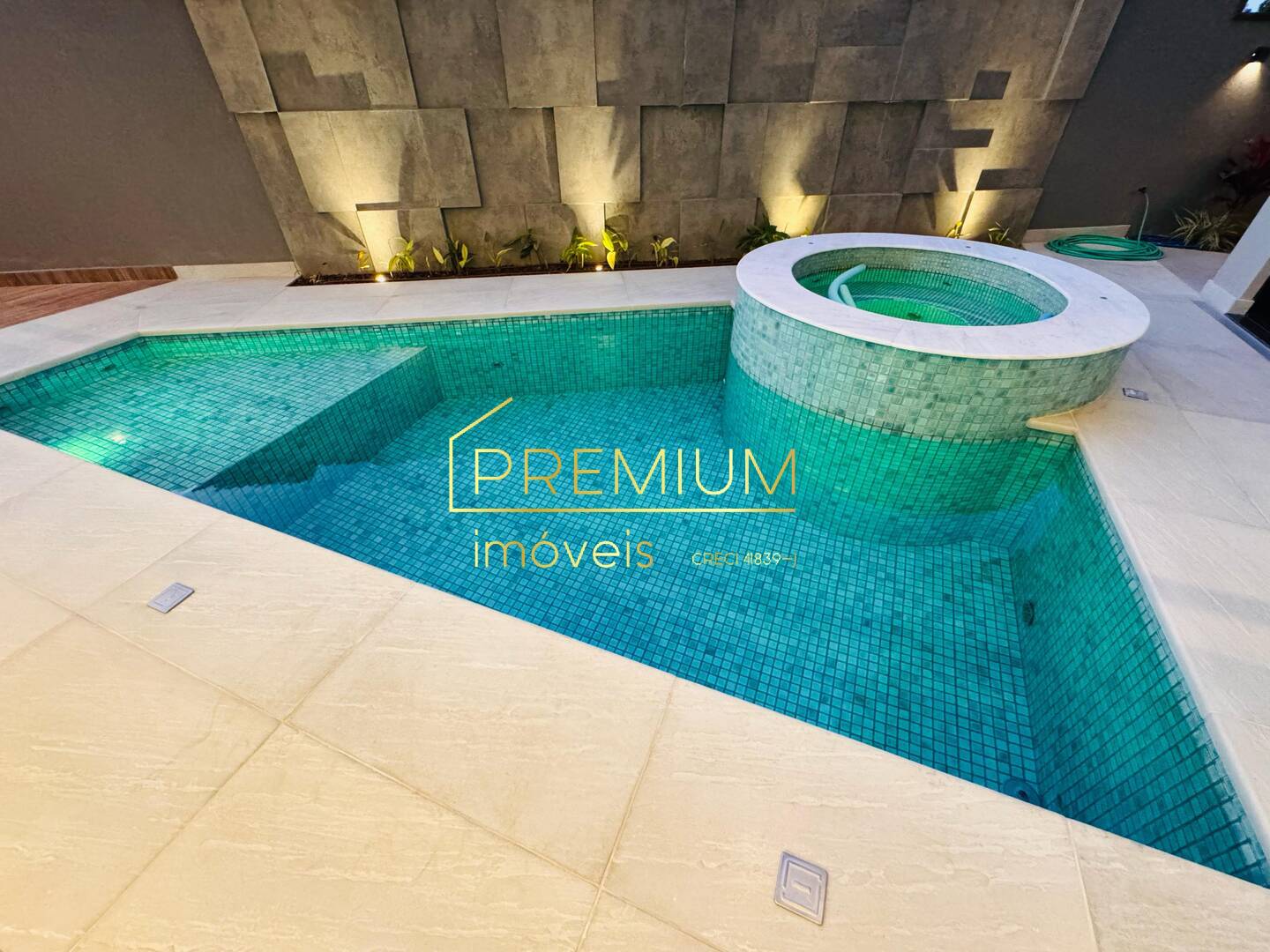 Casa à venda com 3 quartos, 338m² - Foto 28
