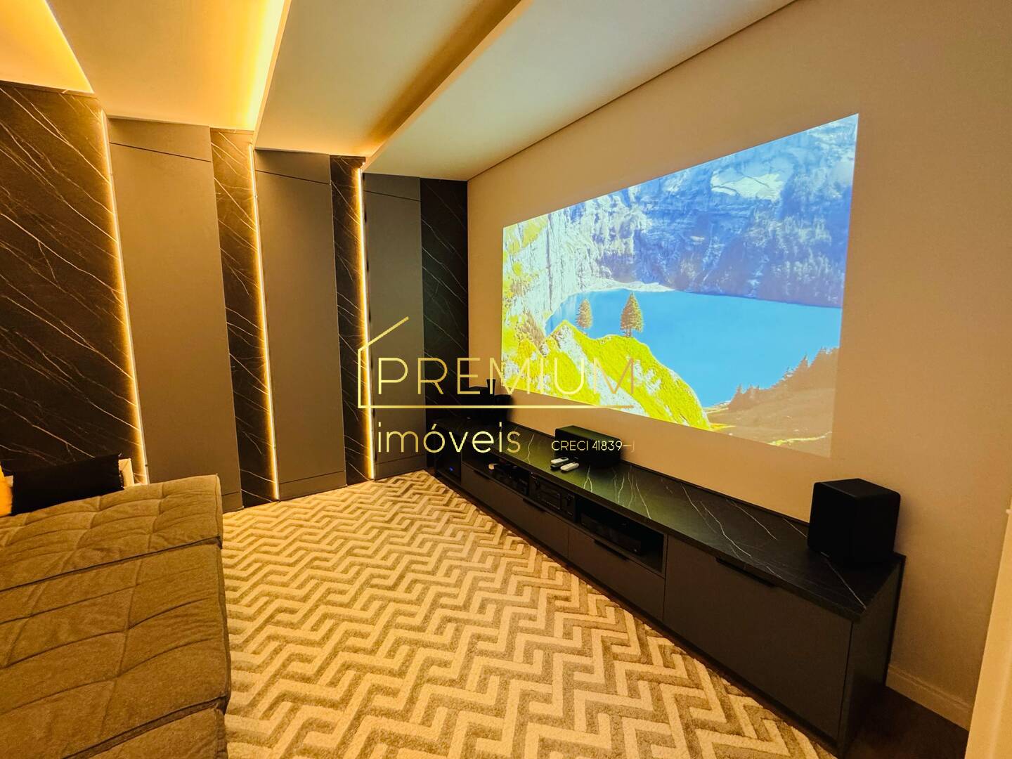 Casa à venda com 3 quartos, 338m² - Foto 32