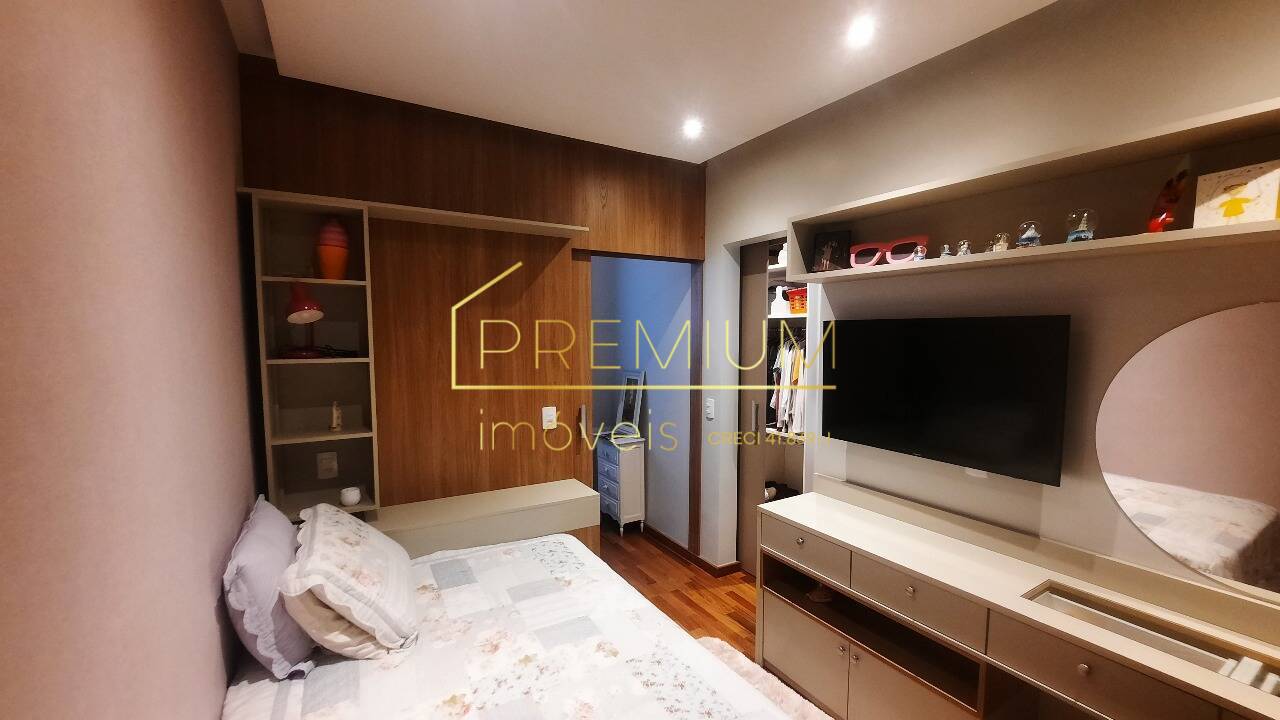 Casa, 3 quartos, 251 m² - Foto 1