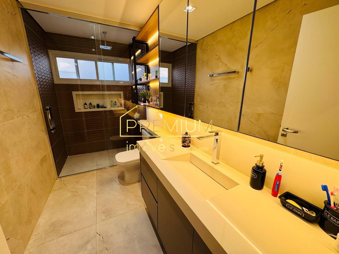 Casa à venda com 3 quartos, 250m² - Foto 7