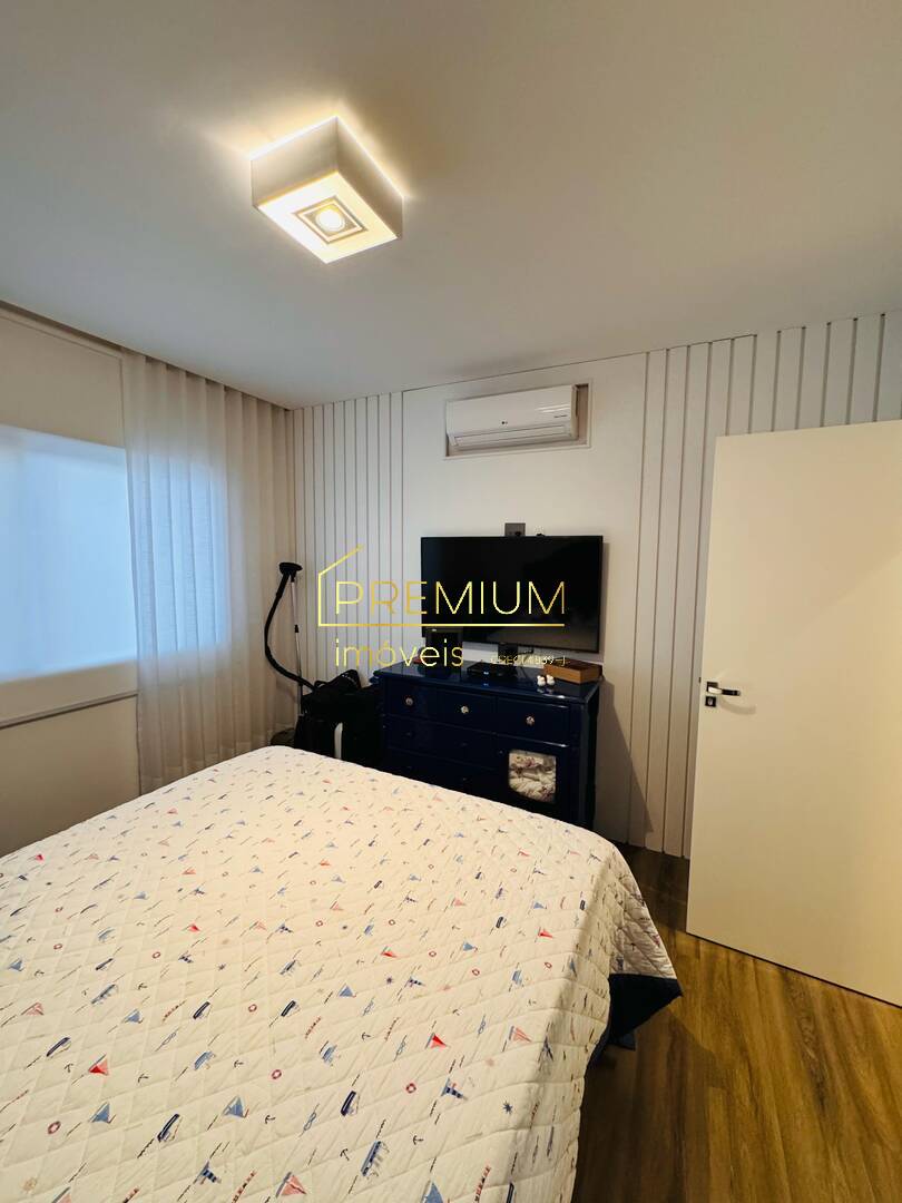 Casa à venda com 3 quartos, 250m² - Foto 8