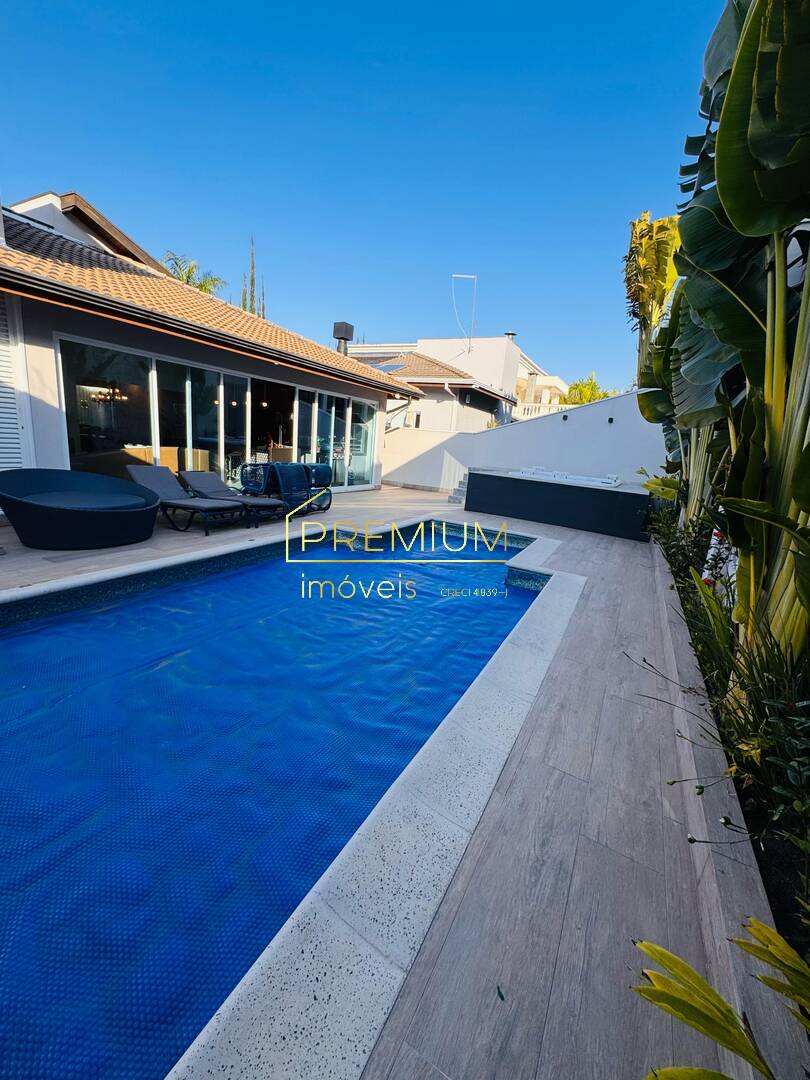 Casa à venda com 3 quartos, 250m² - Foto 32