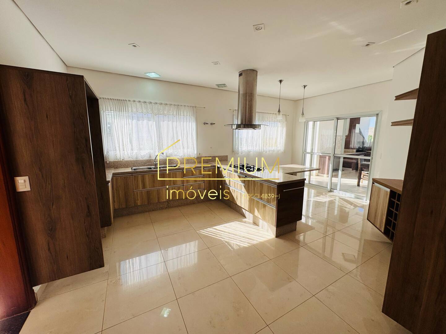 Casa para alugar com 4 quartos, 427m² - Foto 35