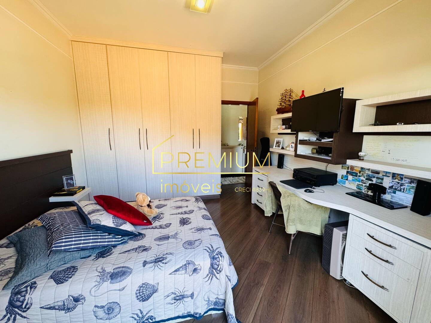 Casa à venda com 3 quartos, 349m² - Foto 2