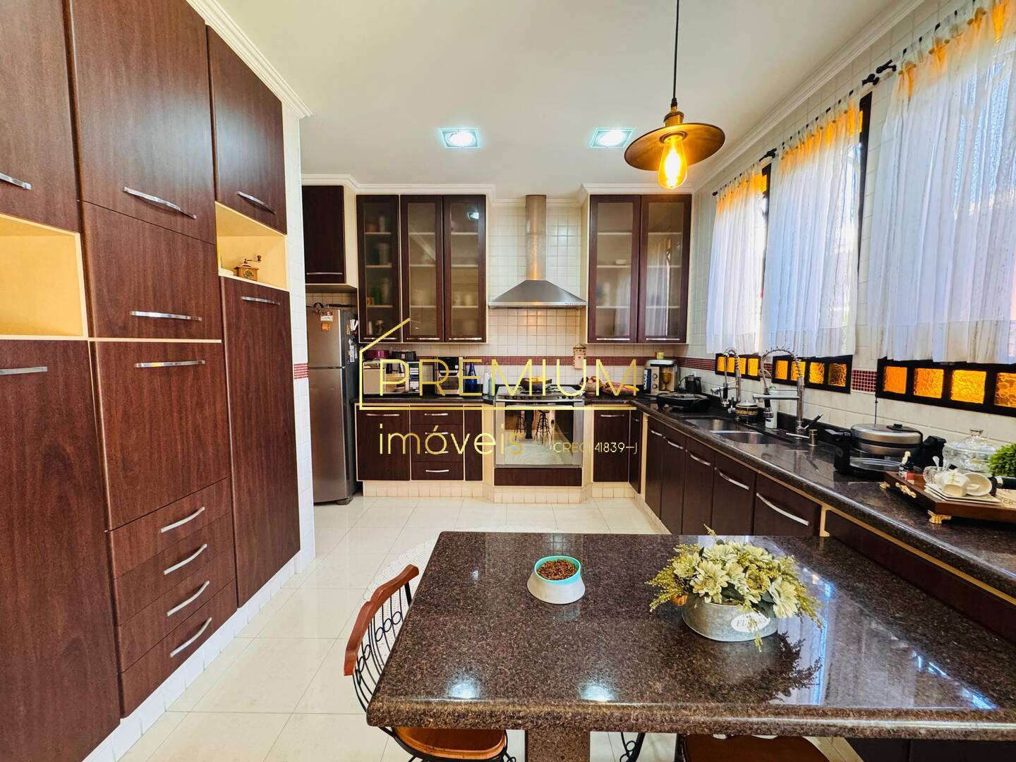 Casa à venda com 3 quartos, 349m² - Foto 35
