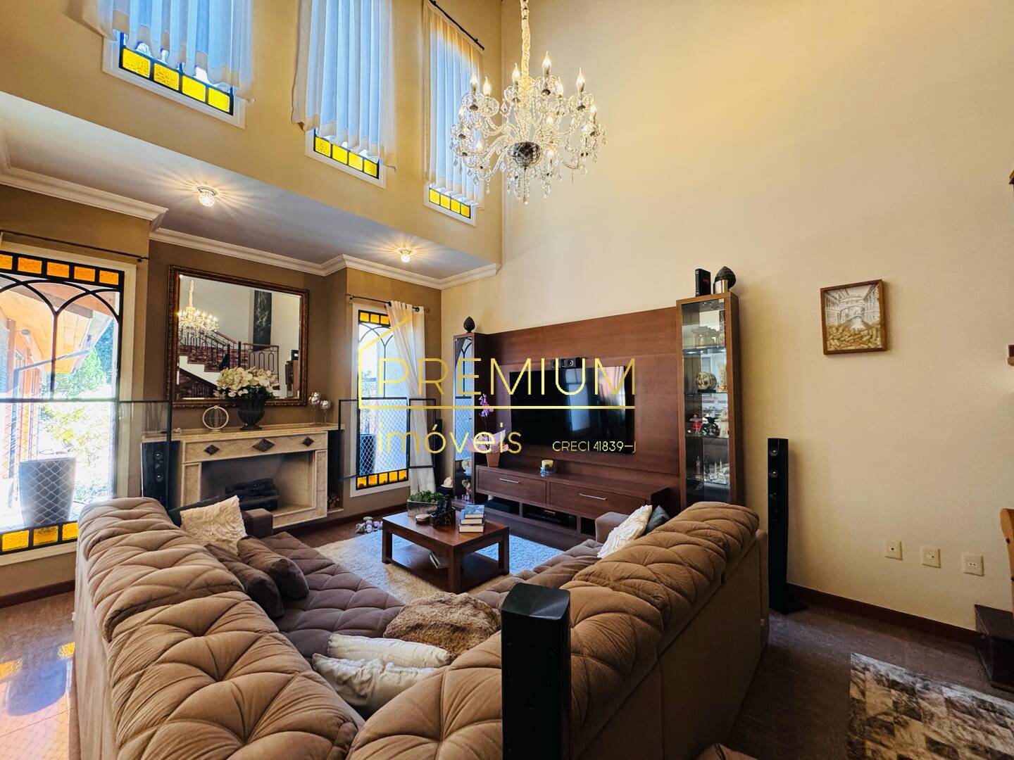 Casa à venda com 3 quartos, 349m² - Foto 1
