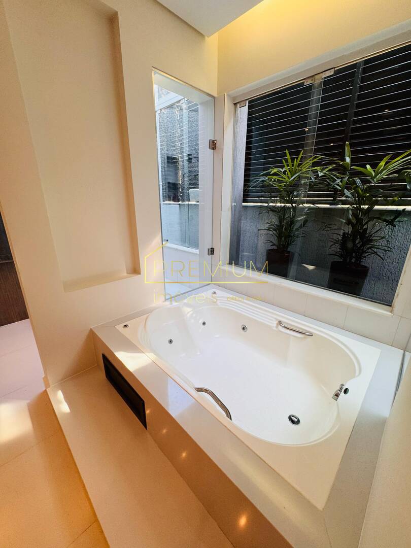 Casa, 4 quartos, 331 m² - Foto 47