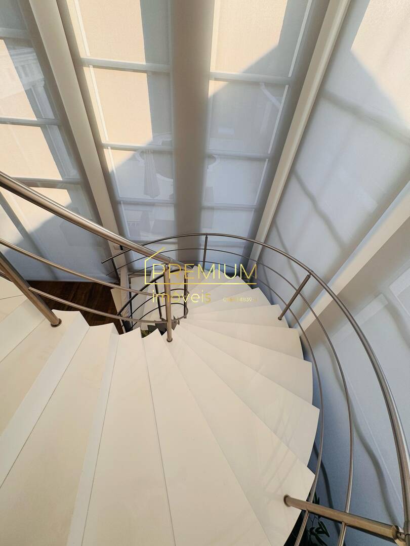 Casa à venda com 4 quartos, 340m² - Foto 4