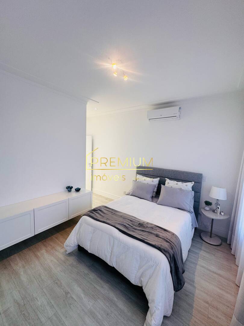 Casa à venda com 4 quartos, 340m² - Foto 9
