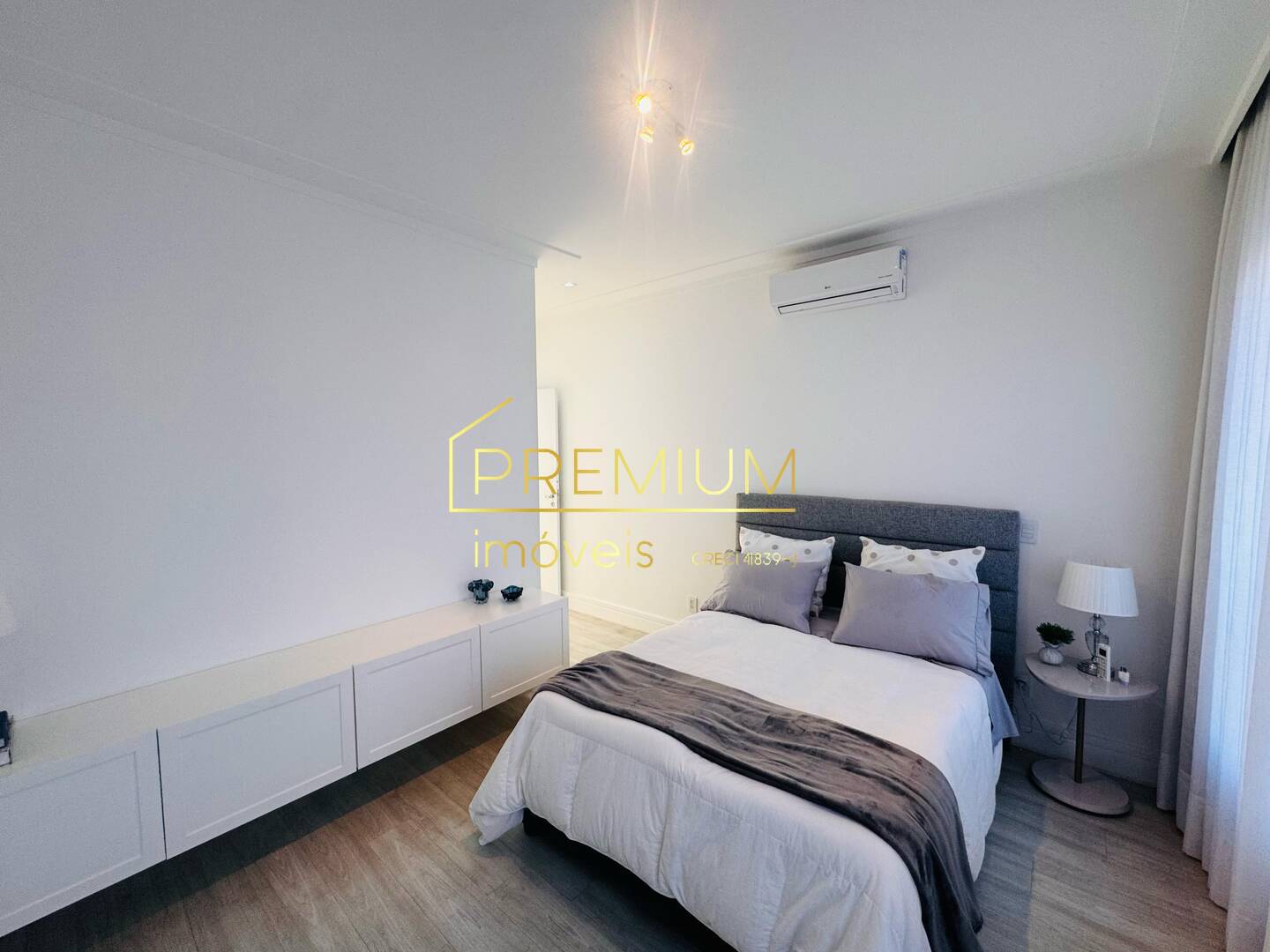 Casa à venda com 4 quartos, 340m² - Foto 12