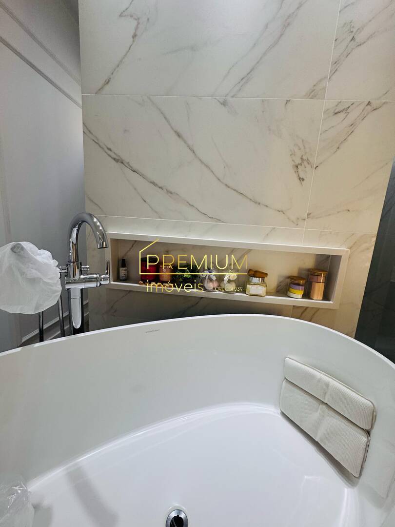 Casa à venda com 4 quartos, 340m² - Foto 15