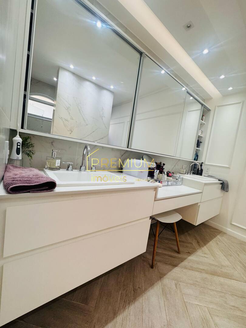 Casa à venda com 4 quartos, 340m² - Foto 17