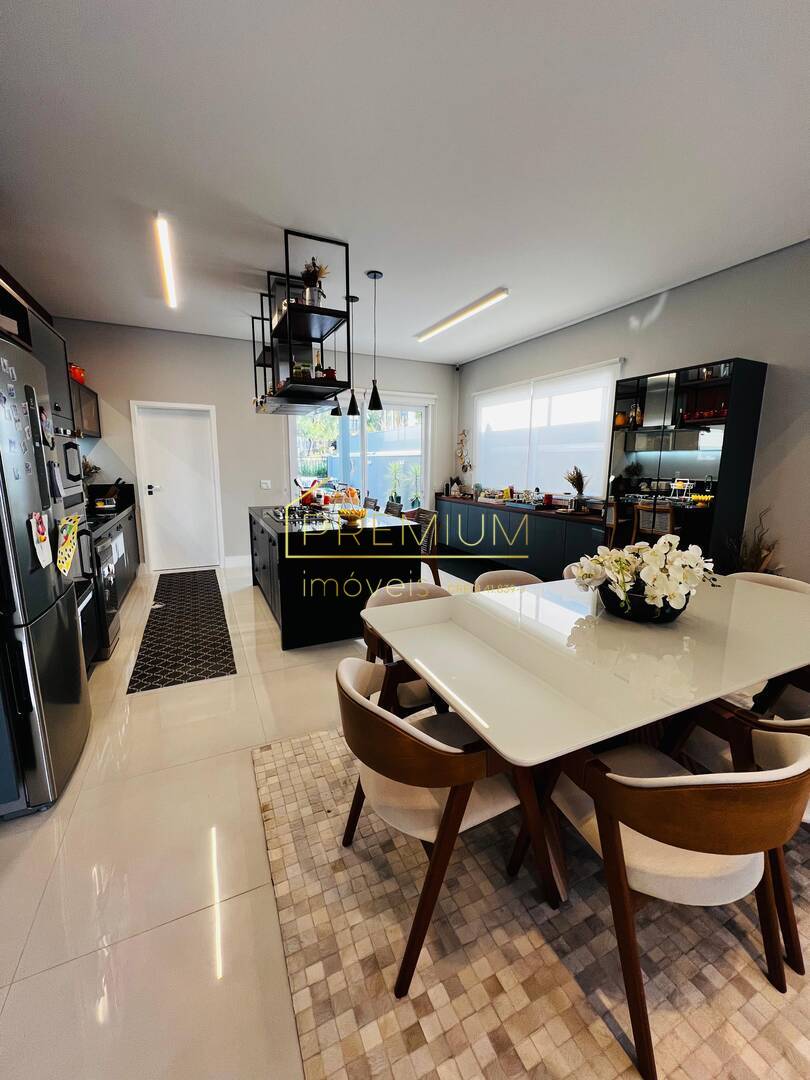 Casa, 3 quartos, 221 m² - Foto 8