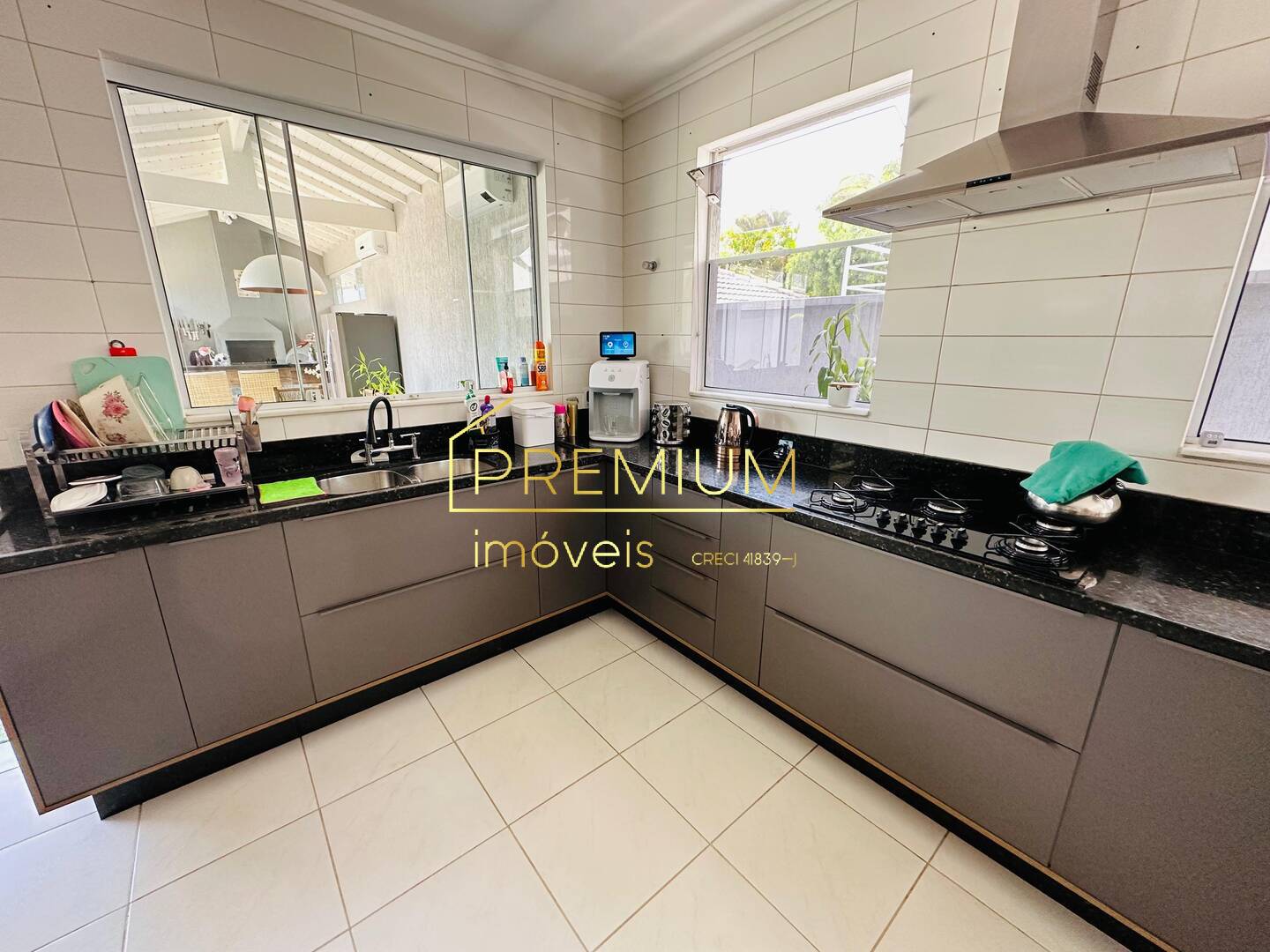 Casa à venda com 4 quartos, 417m² - Foto 4