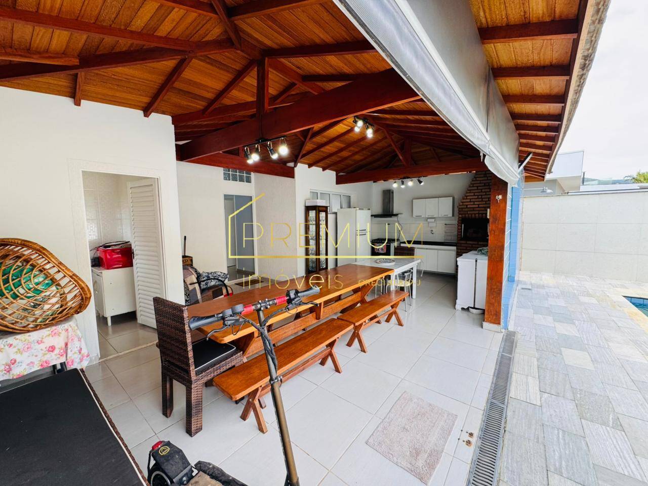 Casa, 3 quartos, 235 m² - Foto 8