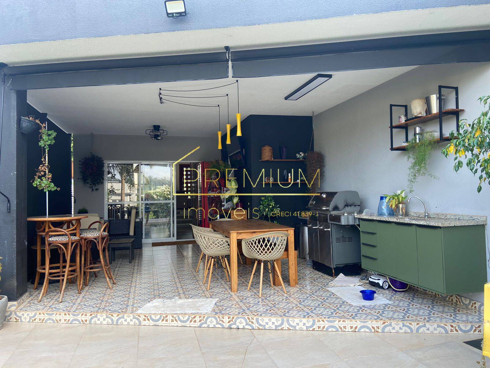 Casa, 3 quartos, 241 m² - Foto 1