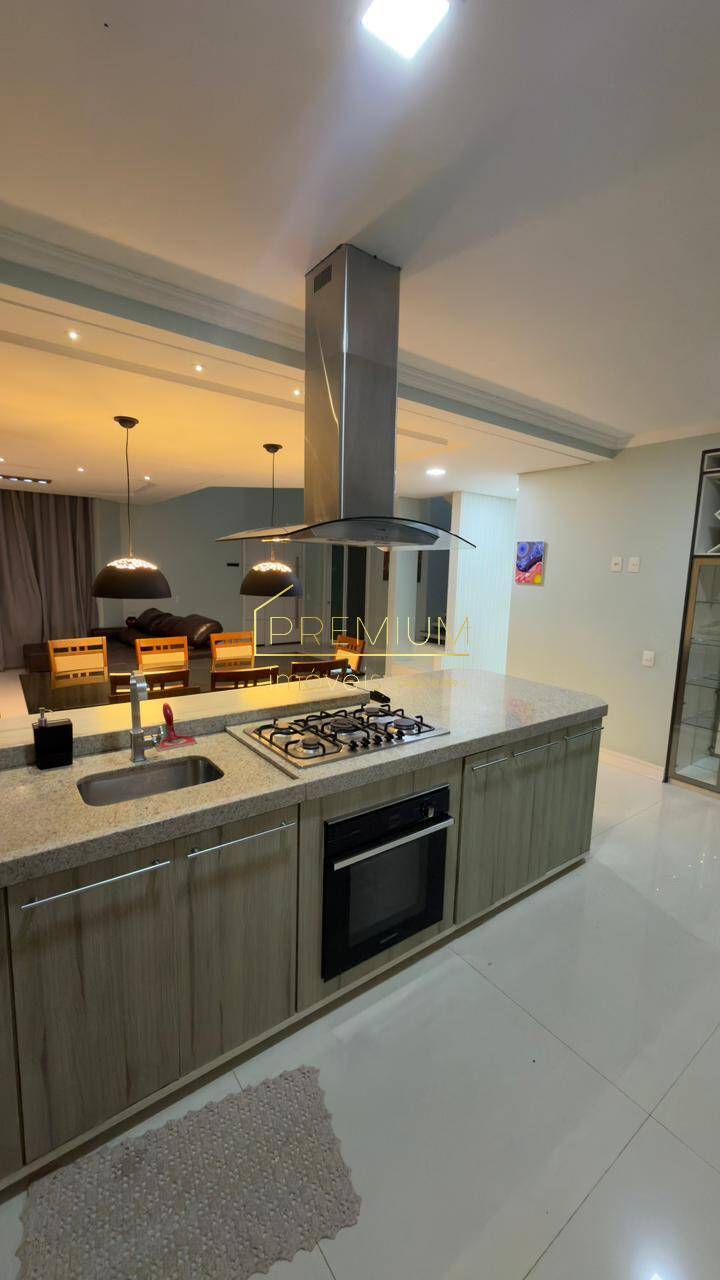 Casa, 4 quartos, 178 m² - Foto 1