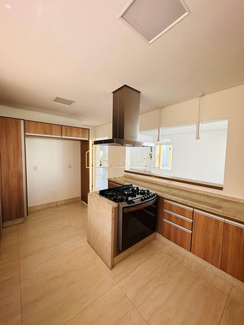 Casa, 4 quartos, 300 m² - Foto 31