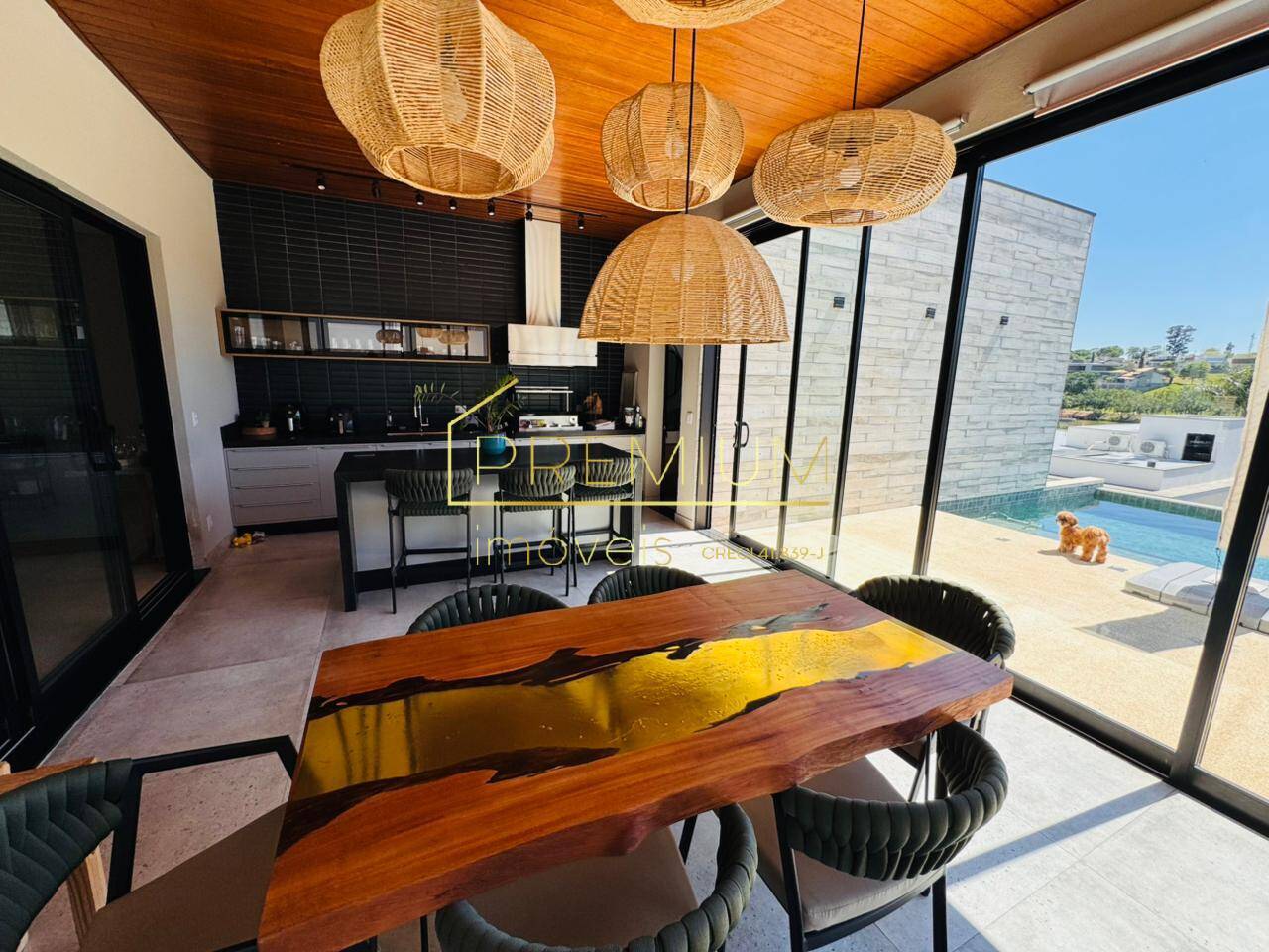Casa, 4 quartos, 289 m² - Foto 1