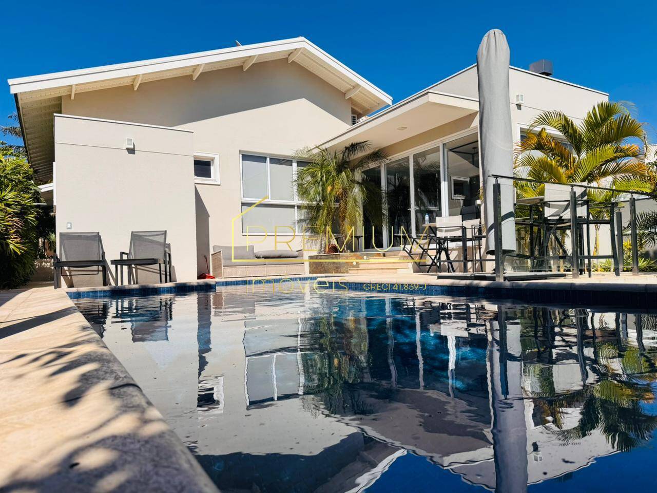Casa, 3 quartos, 273 m² - Foto 1