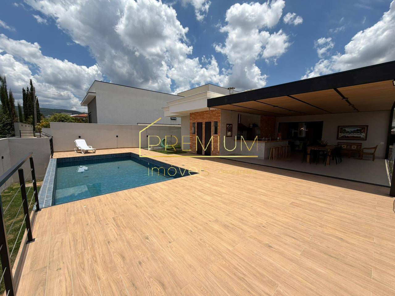 Casa, 3 quartos, 300 m² - Foto 1